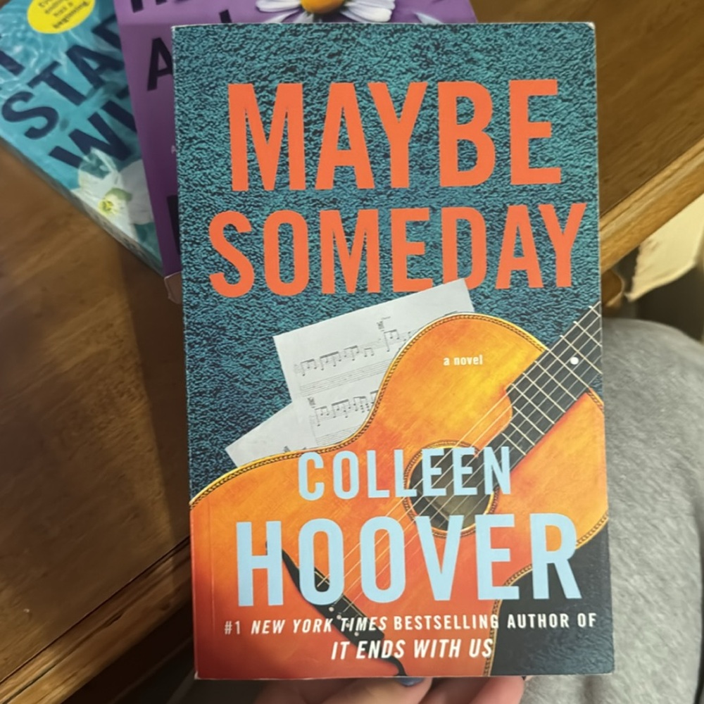 MAYBE SOMEDAY - COLLEEN HOOVER